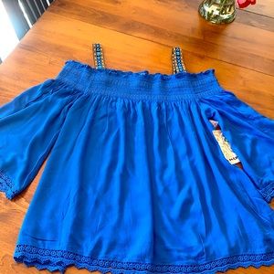 NWT 🎉One World off Shoulder Top